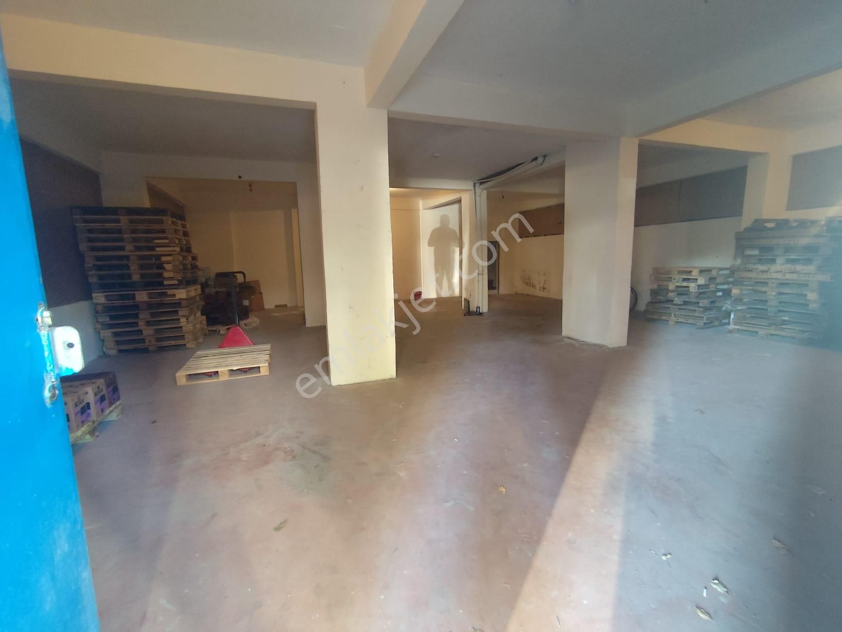 Mertcan Dan Adnan Kahveci Metroya Yürüme 128m2 Fırsat Kiralık Dükkan - Görsel 4