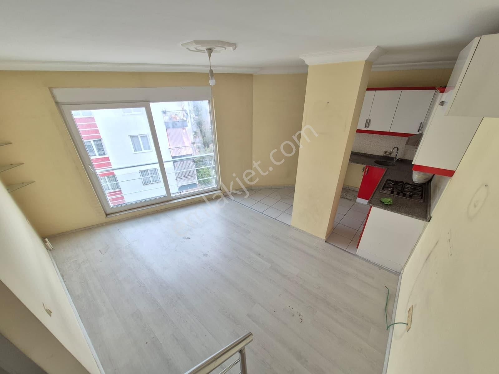 Konuksever Mahallesinde Katta 3+1 Kiralık Dubleks Daire