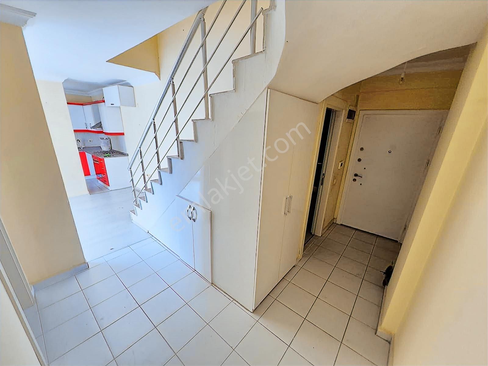 Konuksever Mahallesinde Katta 3+1 Kiralık Dubleks Daire - Görsel 3