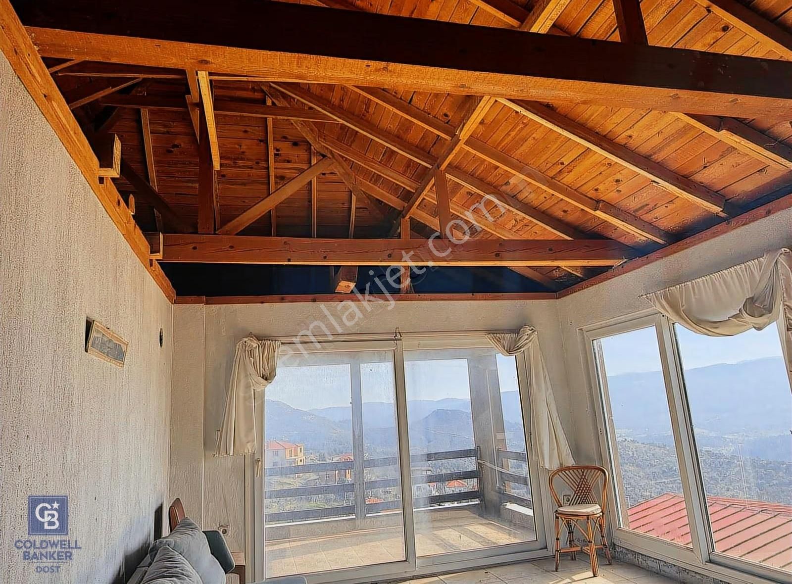 Seferihisar Orhanlı Satılık Müstakil Ev Ve Arsası