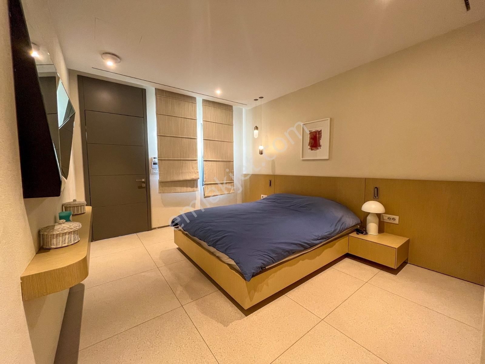 Bodrum Merkez'de Satılık Deniz Manzaralı 6+2 Ultra Lüks Villa - Görsel 3