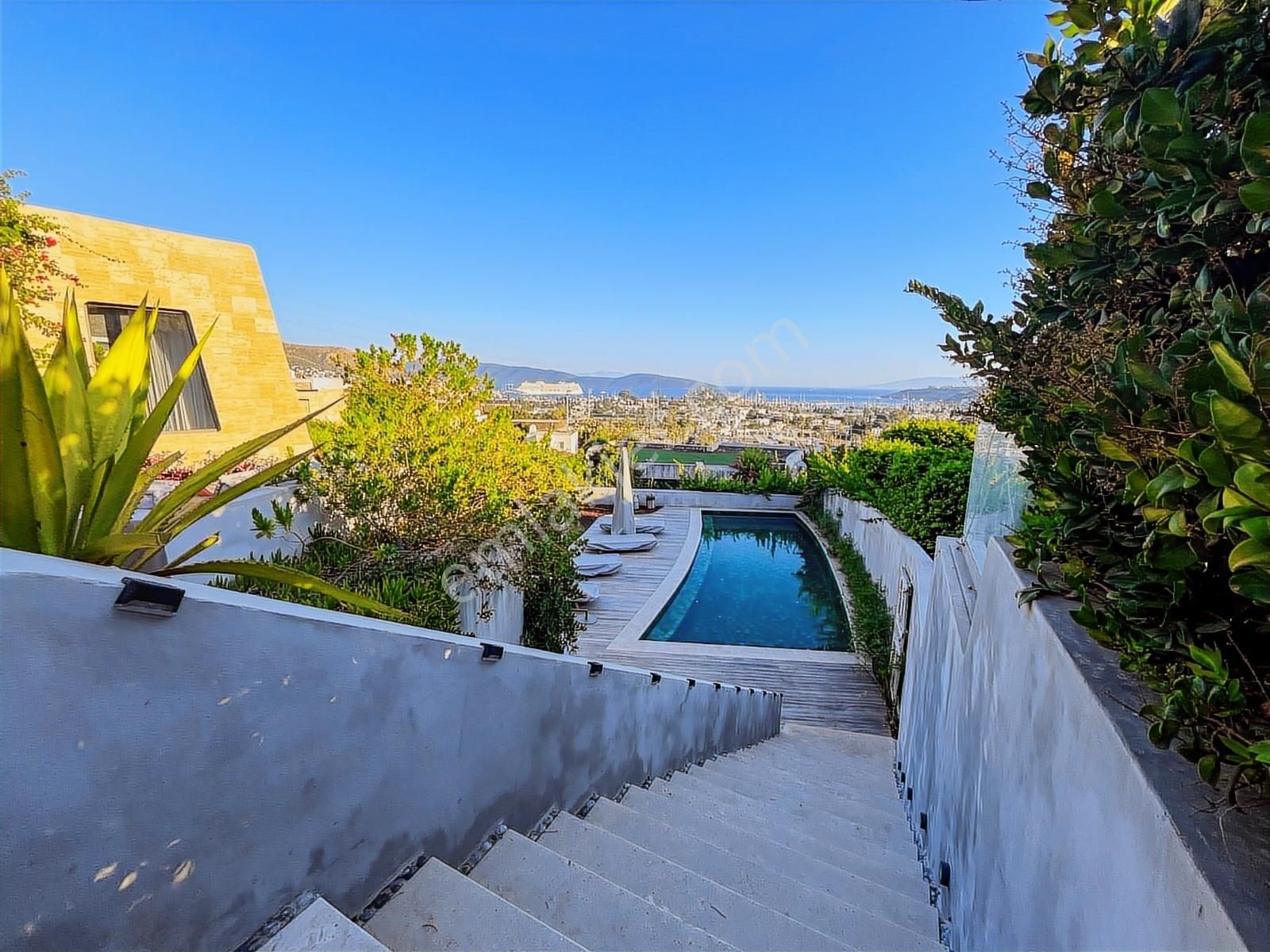 Bodrum Merkez'de Satılık Deniz Manzaralı 6+2 Ultra Lüks Villa - Görsel 9