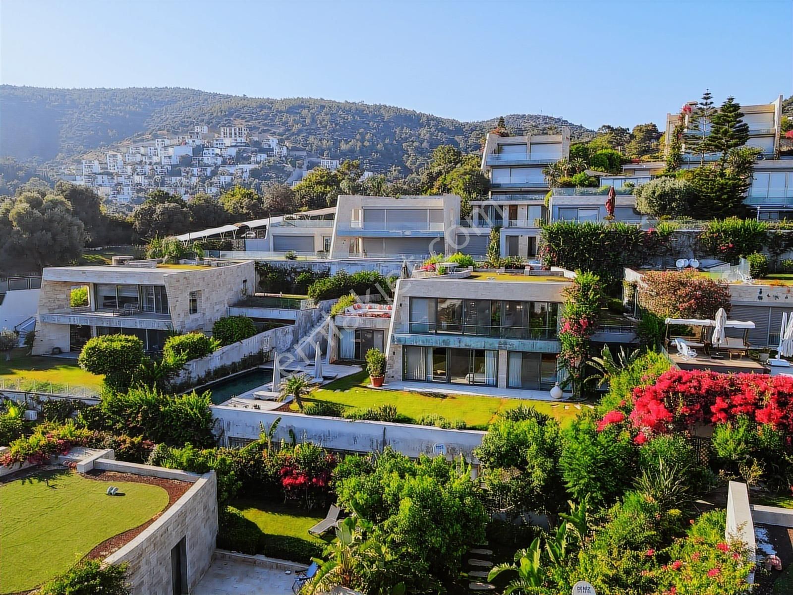 Bodrum Merkez'de Satılık Deniz Manzaralı 6+2 Ultra Lüks Villa