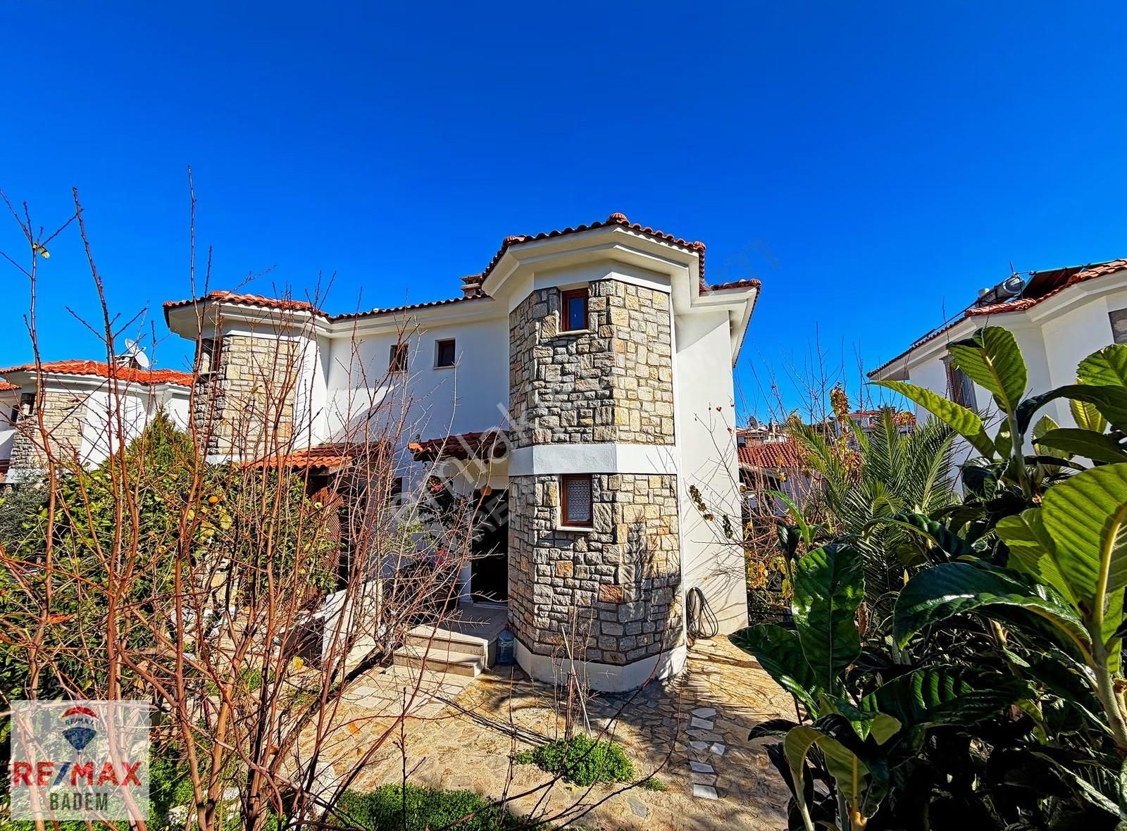 Datça Pandora Sitesinde Satılık Bahçeli 3+1 Trıpleks İkiz Villa