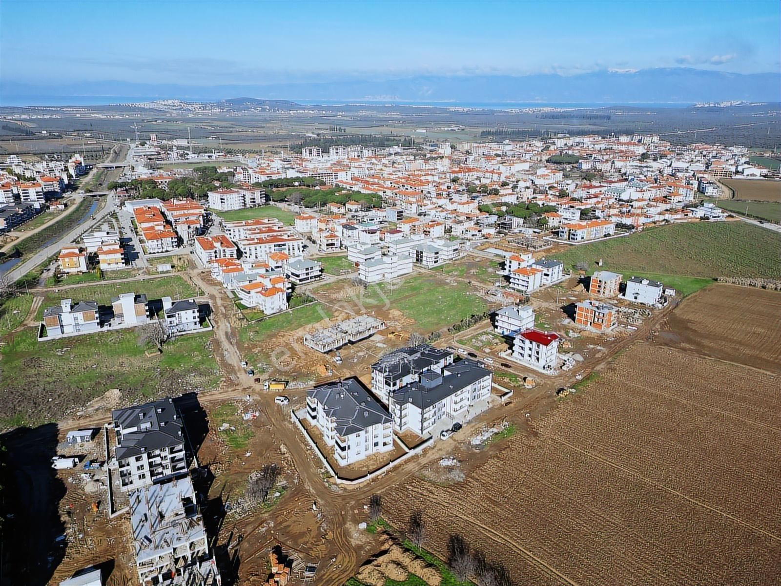 Huzur'dan 2+1 Kapalı Mutfak Ön Cephe Köşe Dairemiz Satılıktır - Görsel 2