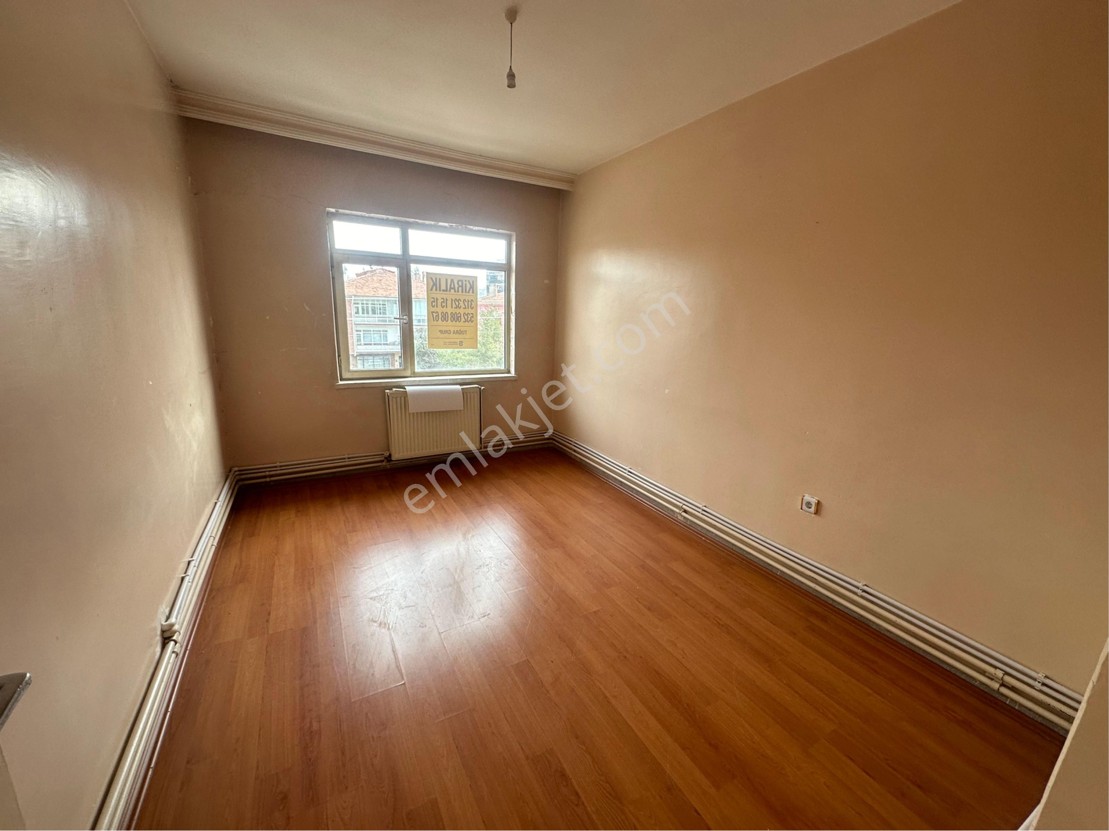 Erenler Caddesinde Ön Cephe Kiralık Daire - Görsel 6