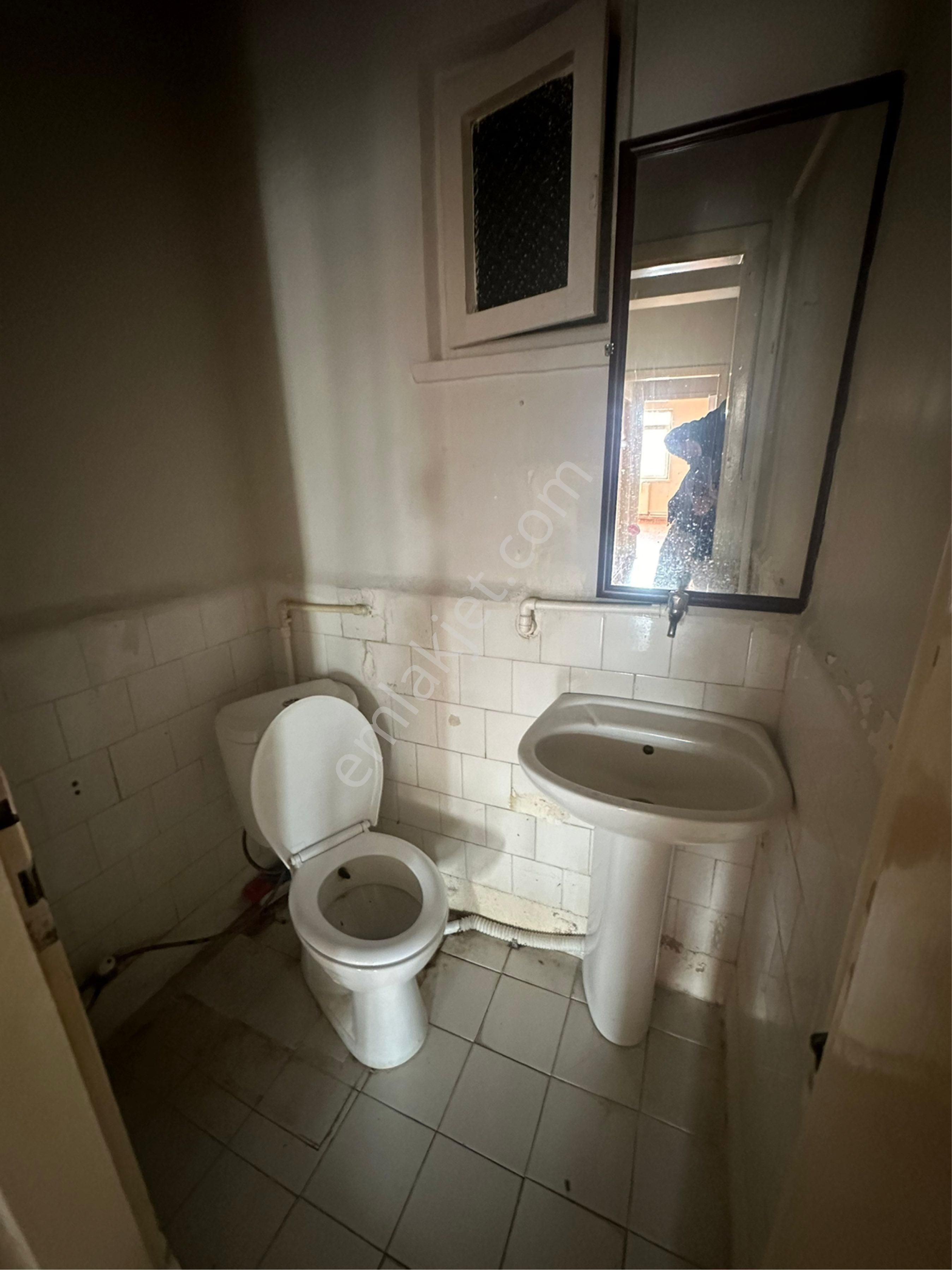 Erenler Caddesinde Ön Cephe Kiralık Daire - Görsel 4