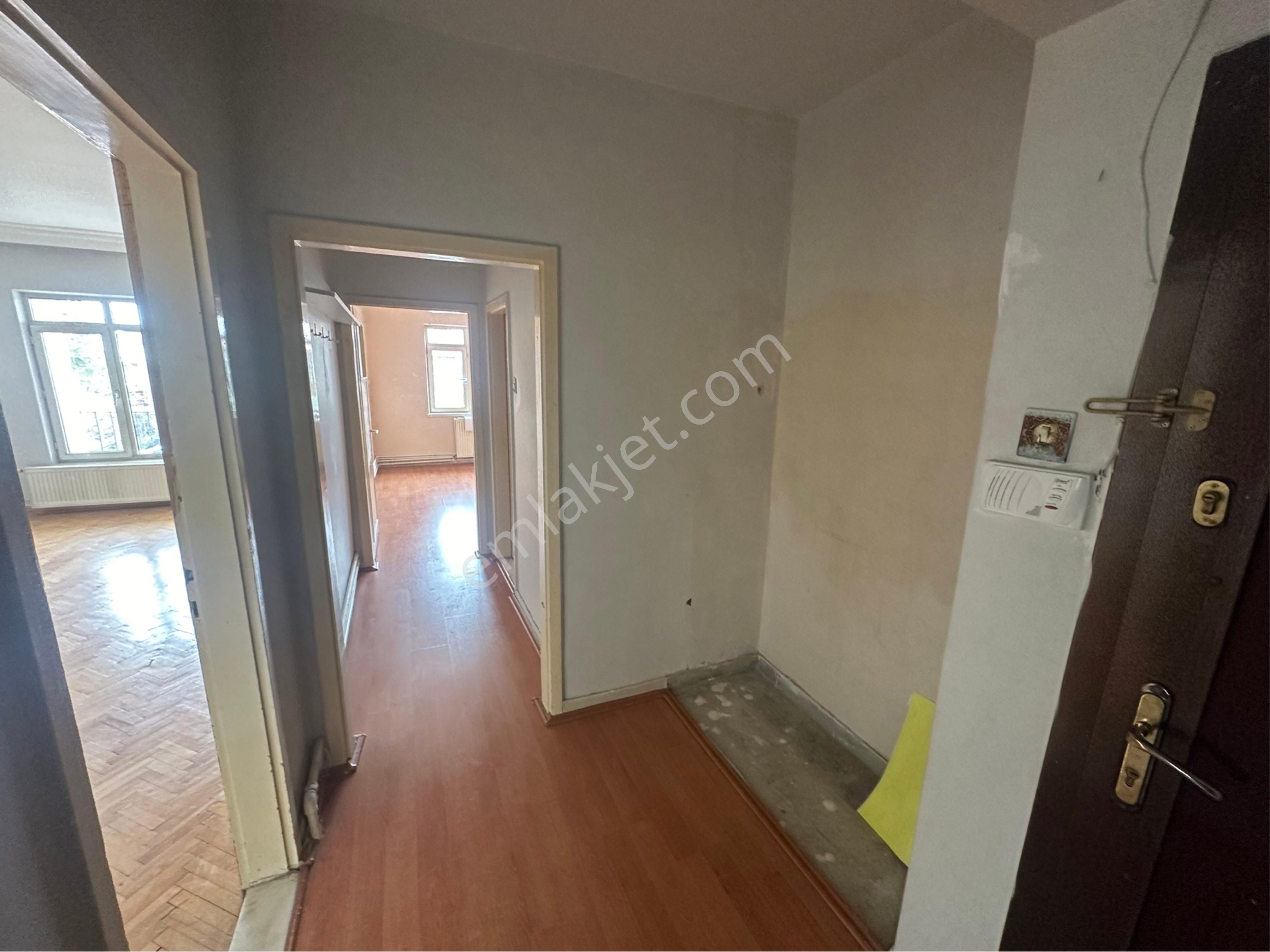 Erenler Caddesinde Ön Cephe Kiralık Daire - Görsel 8