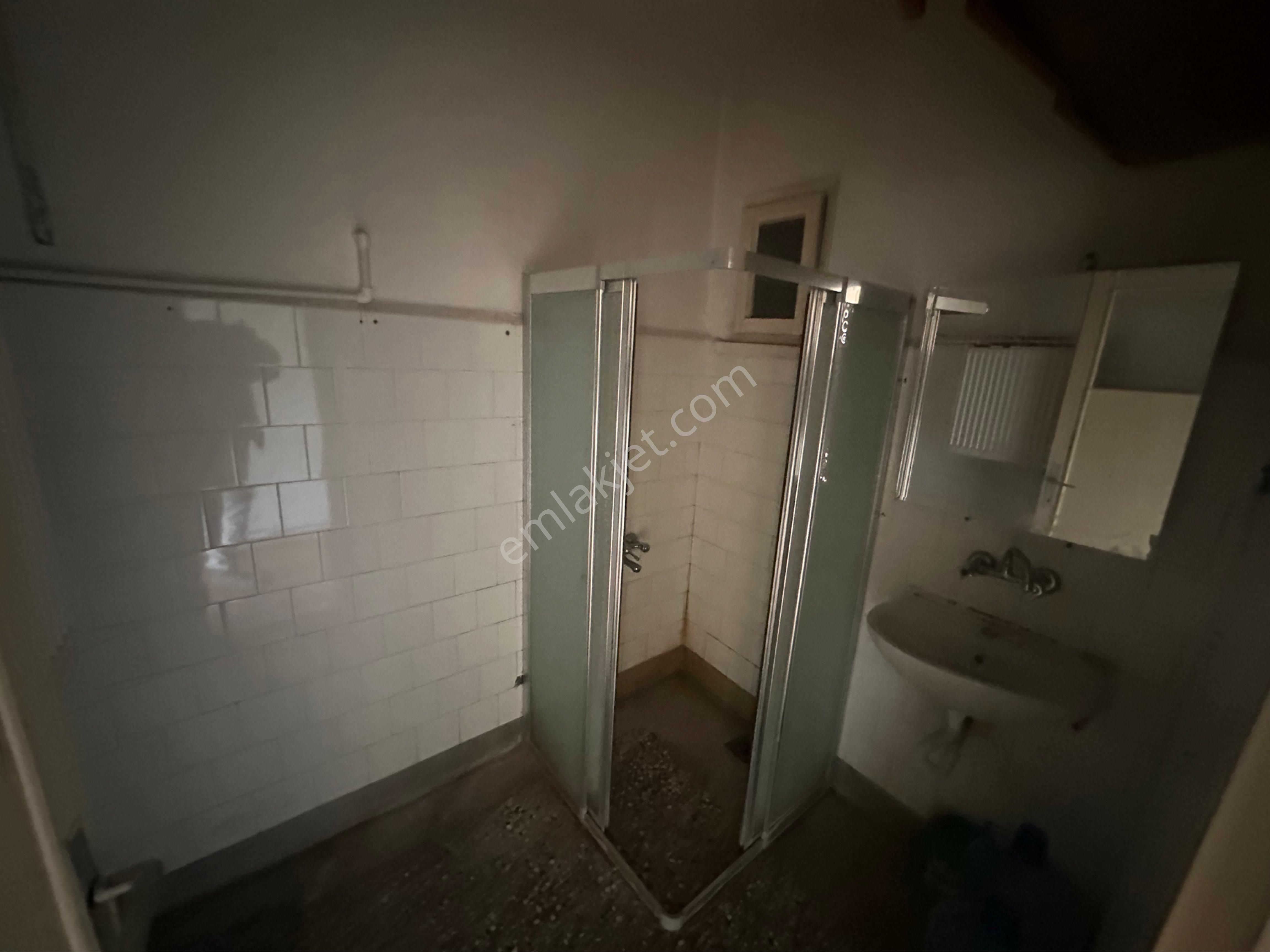 Erenler Caddesinde Ön Cephe Kiralık Daire - Görsel 5