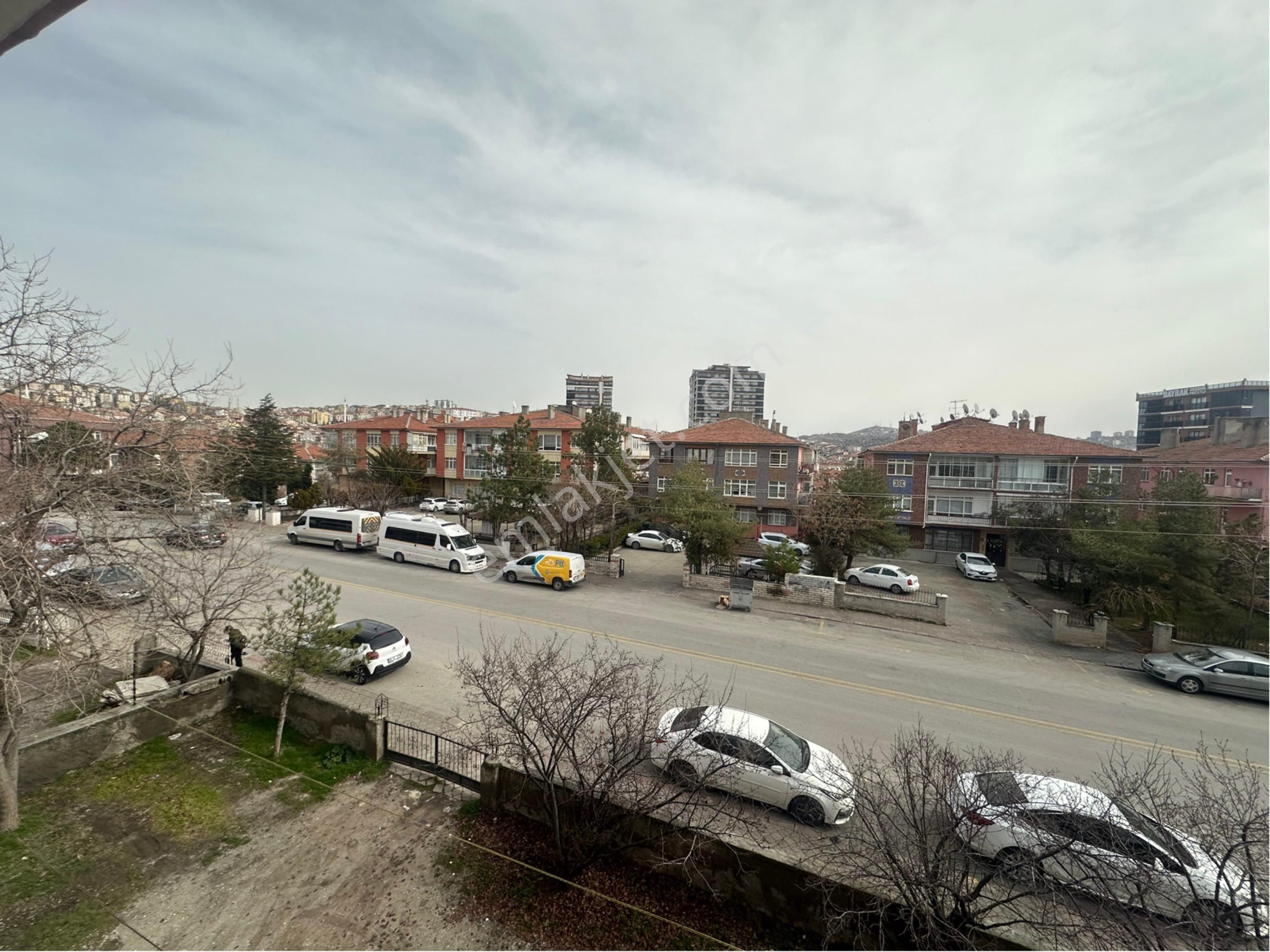 Erenler Caddesinde Ön Cephe Kiralık Daire - Görsel 12