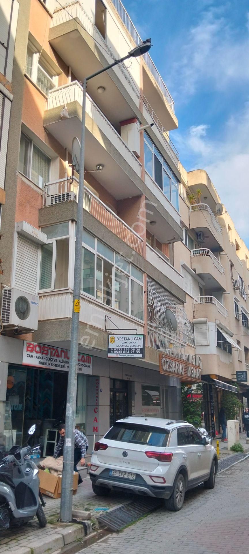 Karşıyaka, Bostanlı, Kiralık Daire, 2+1, Merkezi Konum