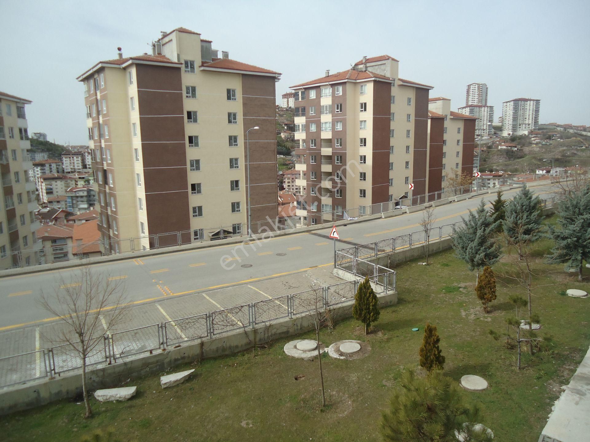 Krc'den Merkezi Konumda Kısa Bloklarda Eşyalı 2+1 Kiralık Daire - Görsel 14