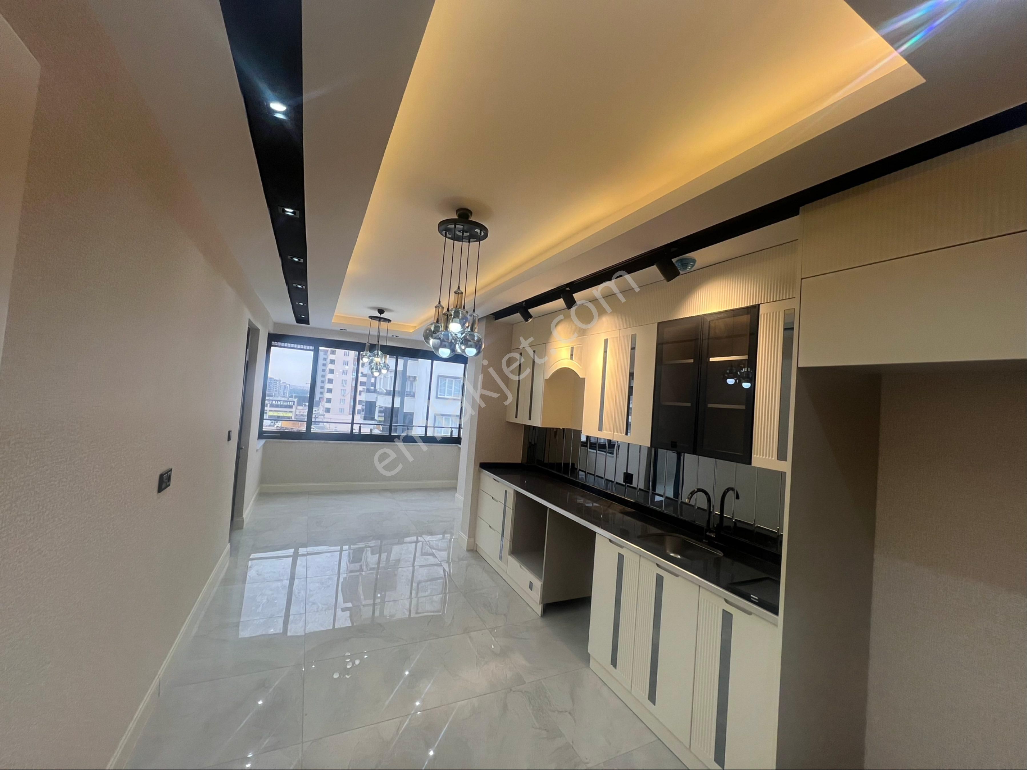 Belkız Mah.ana Caddeüstü Ultralüx Akıllı 2,5+1 Satılık Daireler