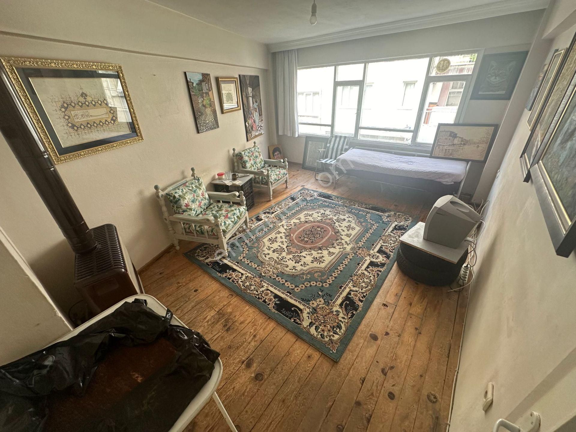 Altıparmak Hocahasan'da | Ara Kat, Geniş 90 M² Yatırımlık 2+1 Satılık Daire - Görsel 5