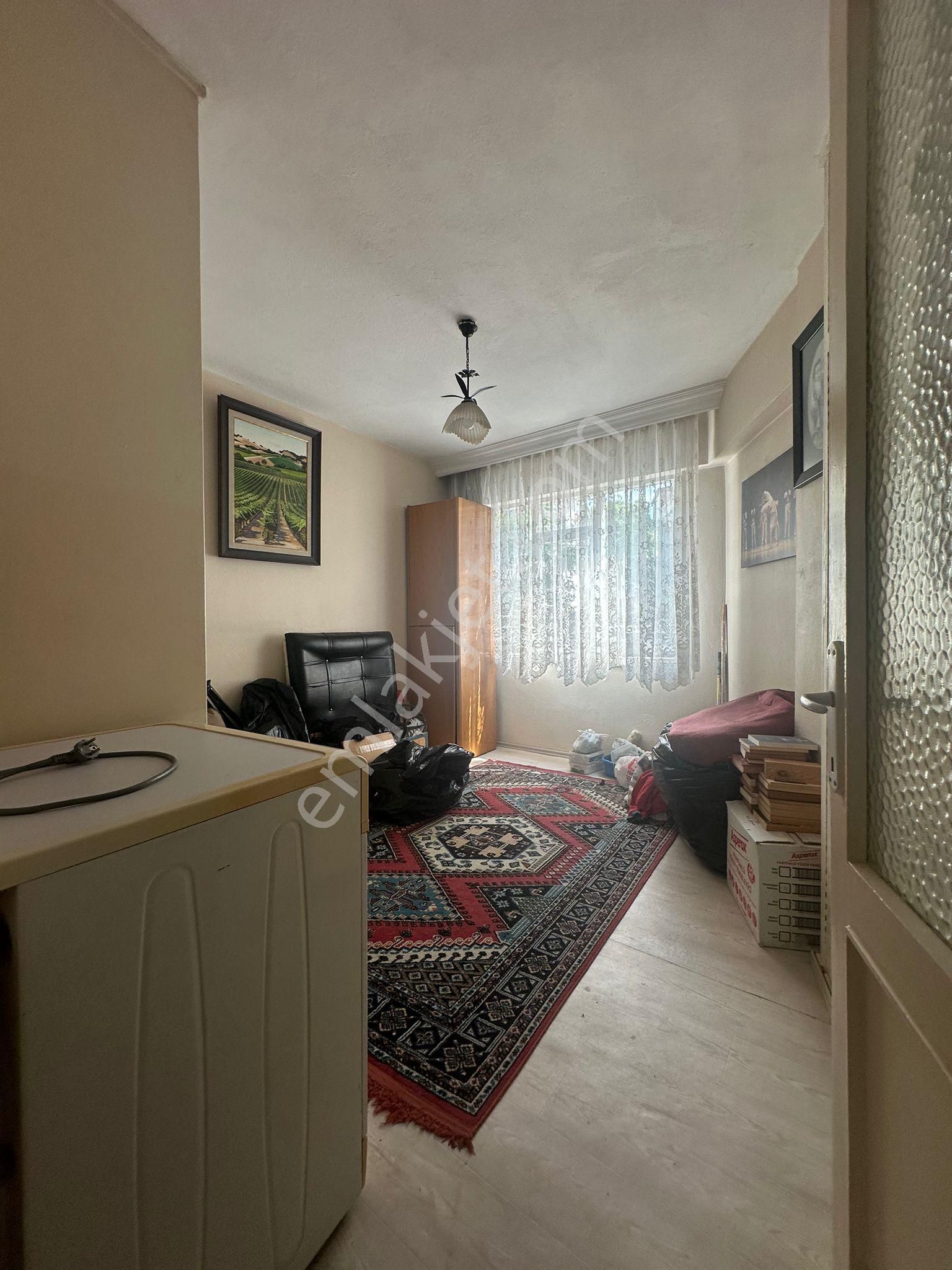 Altıparmak Hocahasan'da | Ara Kat, Geniş 90 M² Yatırımlık 2+1 Satılık Daire - Görsel 16