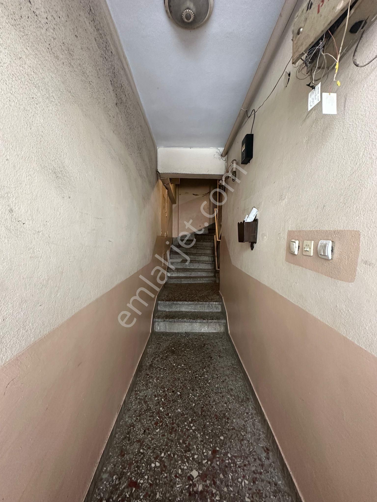 Altıparmak Hocahasan'da | Ara Kat, Geniş 90 M² Yatırımlık 2+1 Satılık Daire - Görsel 20