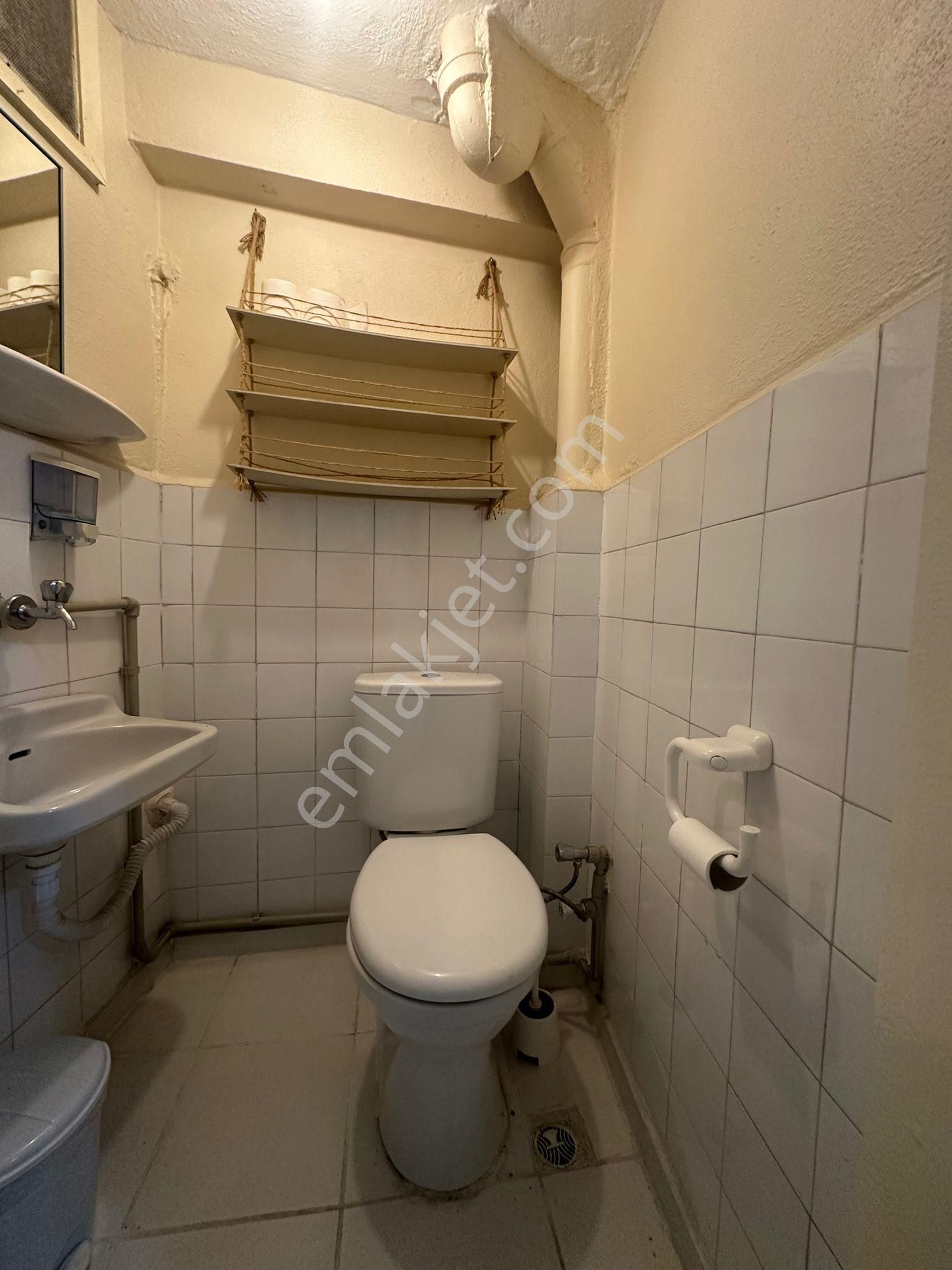 Altıparmak Hocahasan'da | Ara Kat, Geniş 90 M² Yatırımlık 2+1 Satılık Daire - Görsel 18