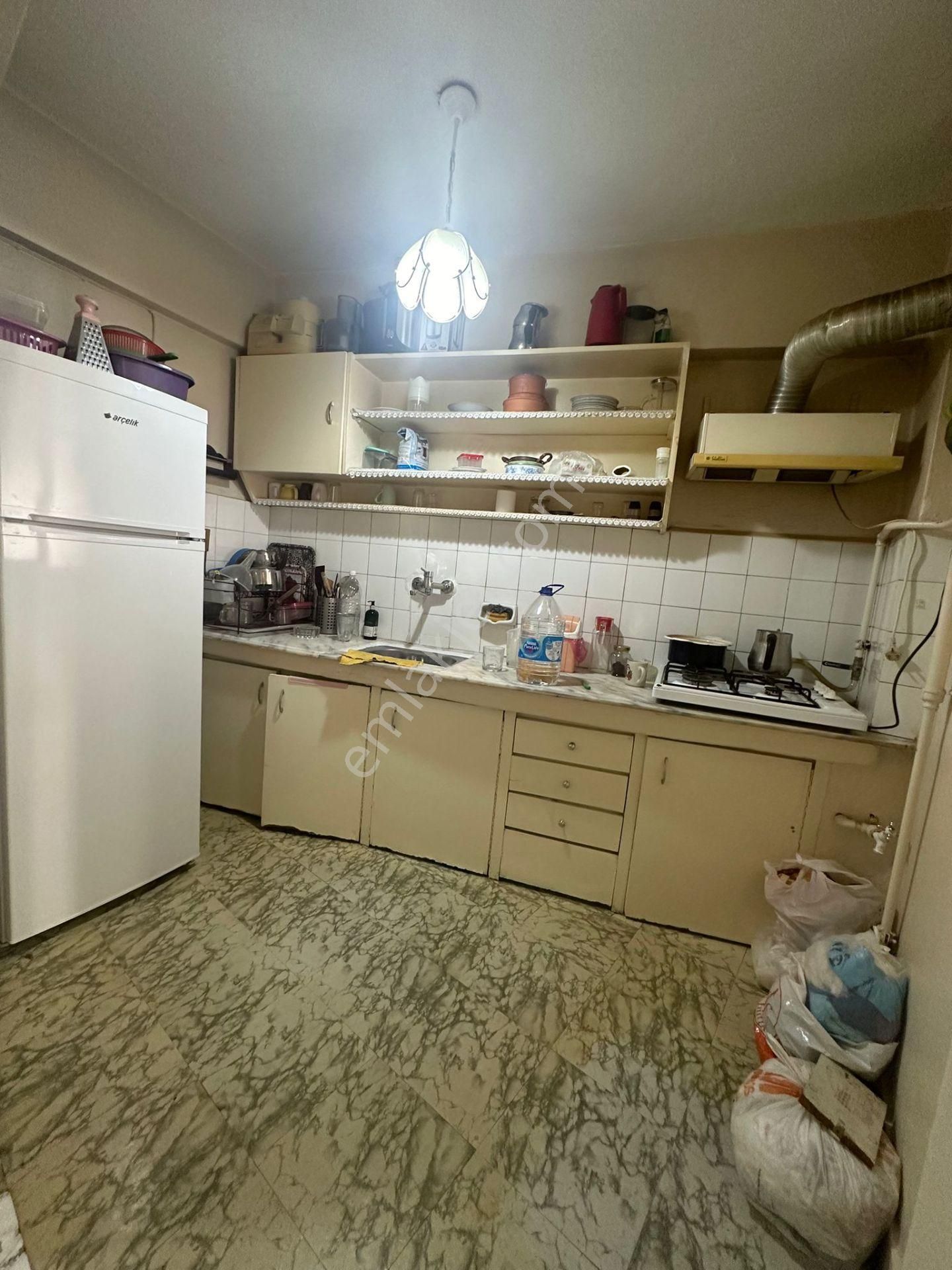 Altıparmak Hocahasan'da | Ara Kat, Geniş 90 M² Yatırımlık 2+1 Satılık Daire - Görsel 8