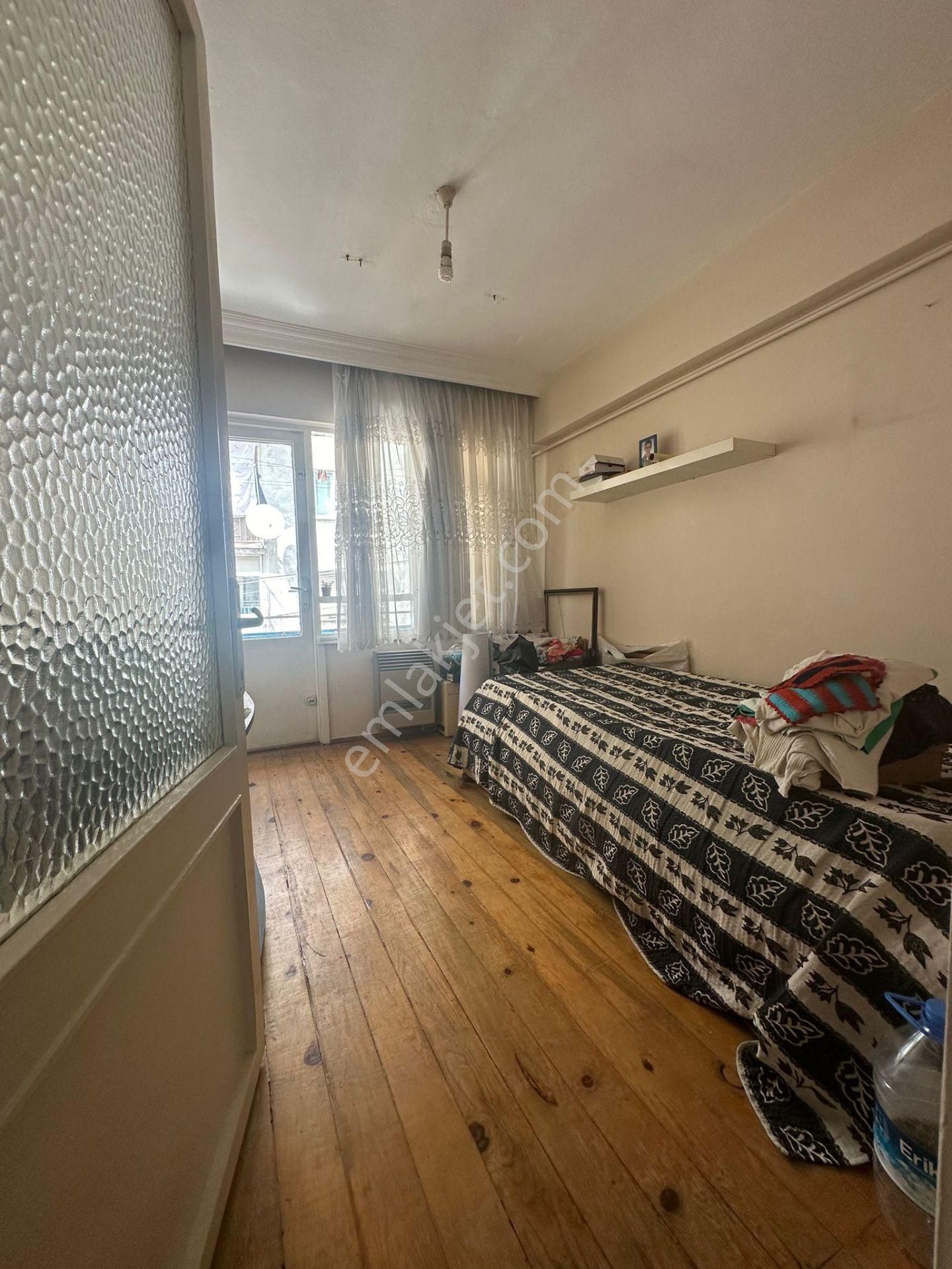 Altıparmak Hocahasan'da | Ara Kat, Geniş 90 M² Yatırımlık 2+1 Satılık Daire - Görsel 12