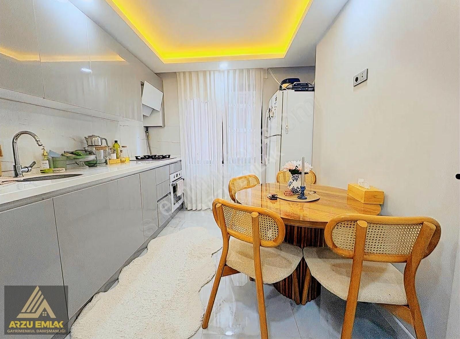 Arzu Emlaktan 1 Yaş Yerden Isıtmalı Cadde Yanı 100 M2 2+1 Daire - Görsel 5