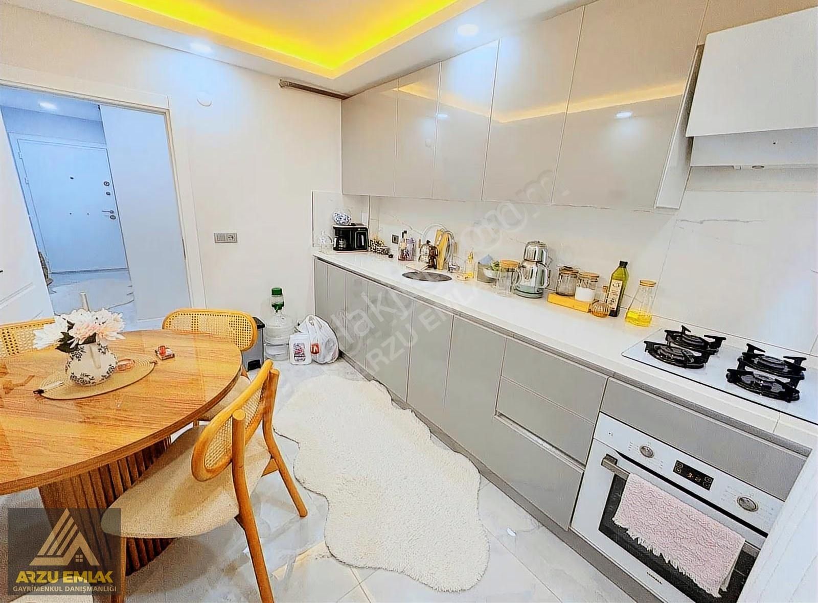 Arzu Emlaktan 1 Yaş Yerden Isıtmalı Cadde Yanı 100 M2 2+1 Daire - Görsel 4