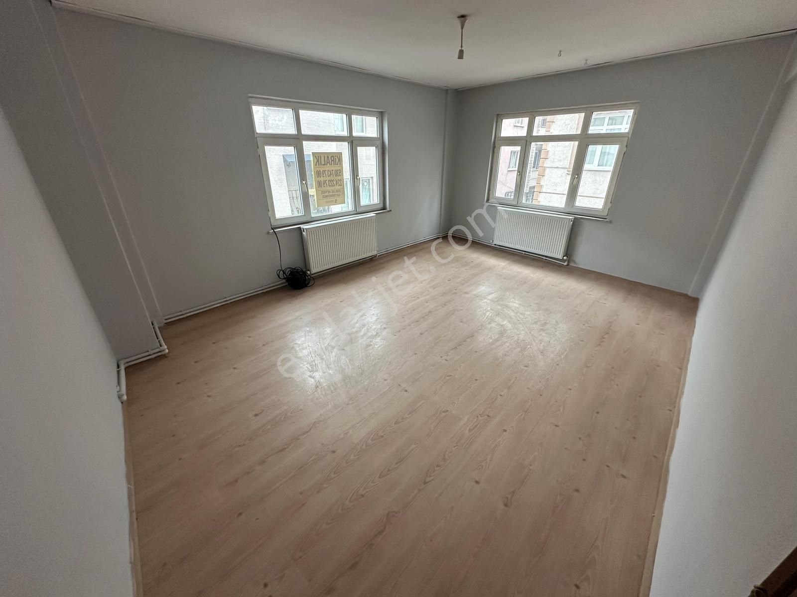 Teleferik Zümrütevlerde | Köşe Konum, Ara Kat 3+1 Kiralık Daire