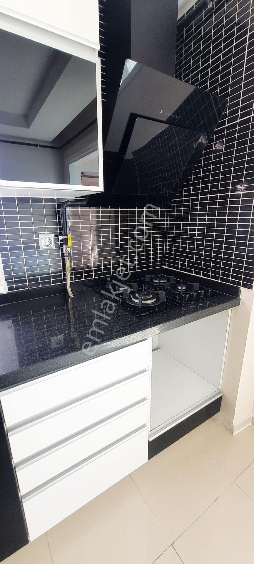 Kaçırılmaz Fırsat Beledıye Evlerı Mh. 3+1 K.mutfak Satılık Daire - Görsel 2