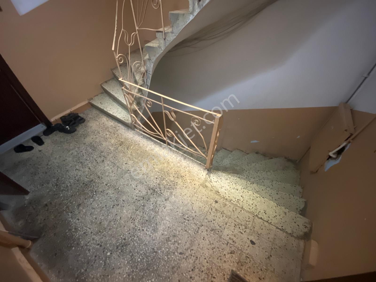 ╣goped╠ Çınarcık Sokakta Satılık 80m2 2+1 2.arakat Satılık Daire - Görsel 10