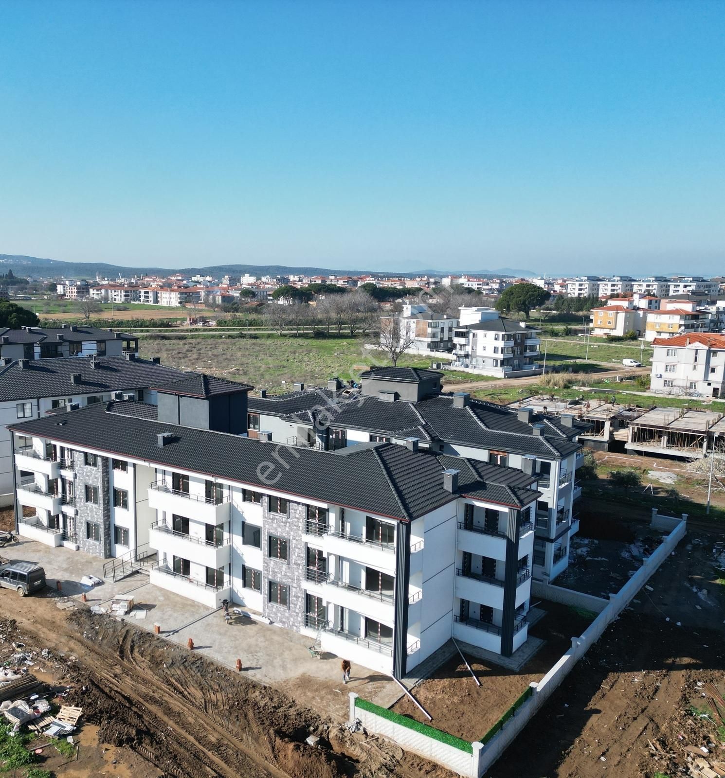 Huzur'dan Harika Konumda Satılık 2+1 Mükemmel Daire - Görsel 2