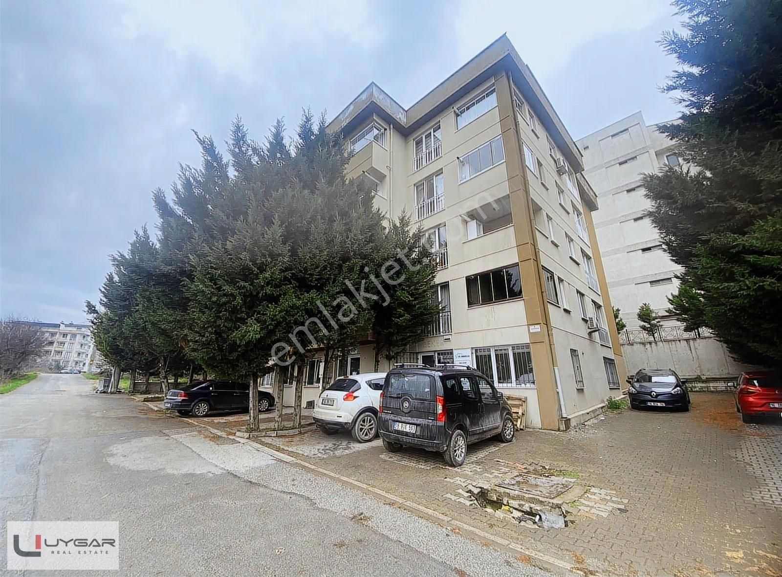 Görüklede Yeşil Alana Cepheli, Ara Kat, Açık Otoparklı Daire