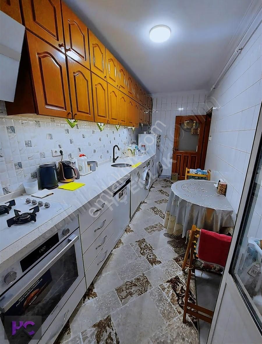 Karadeniz Mahallesi'nde Satılık 3+1 Daire 100m² | Hç Emlak - Görsel 3