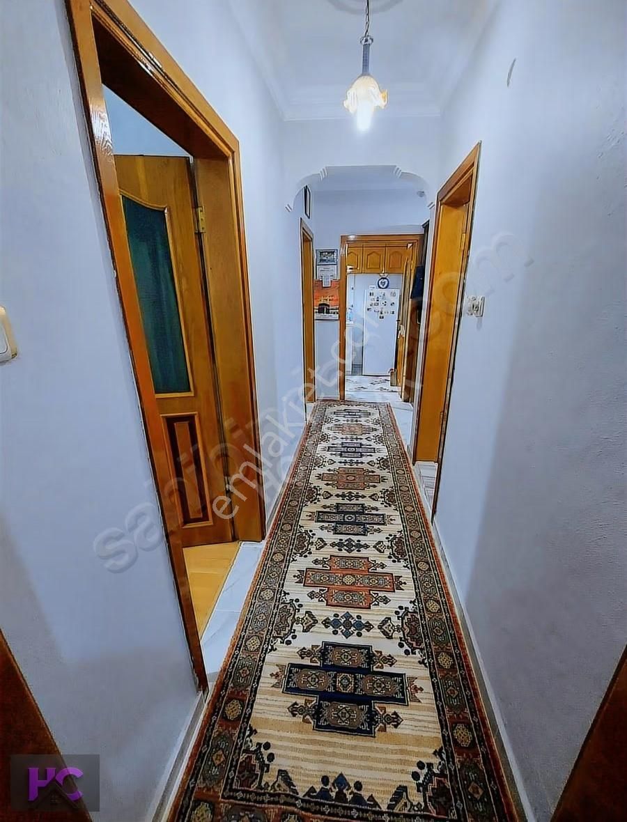 Karadeniz Mahallesi'nde Satılık 3+1 Daire 100m² | Hç Emlak - Görsel 2