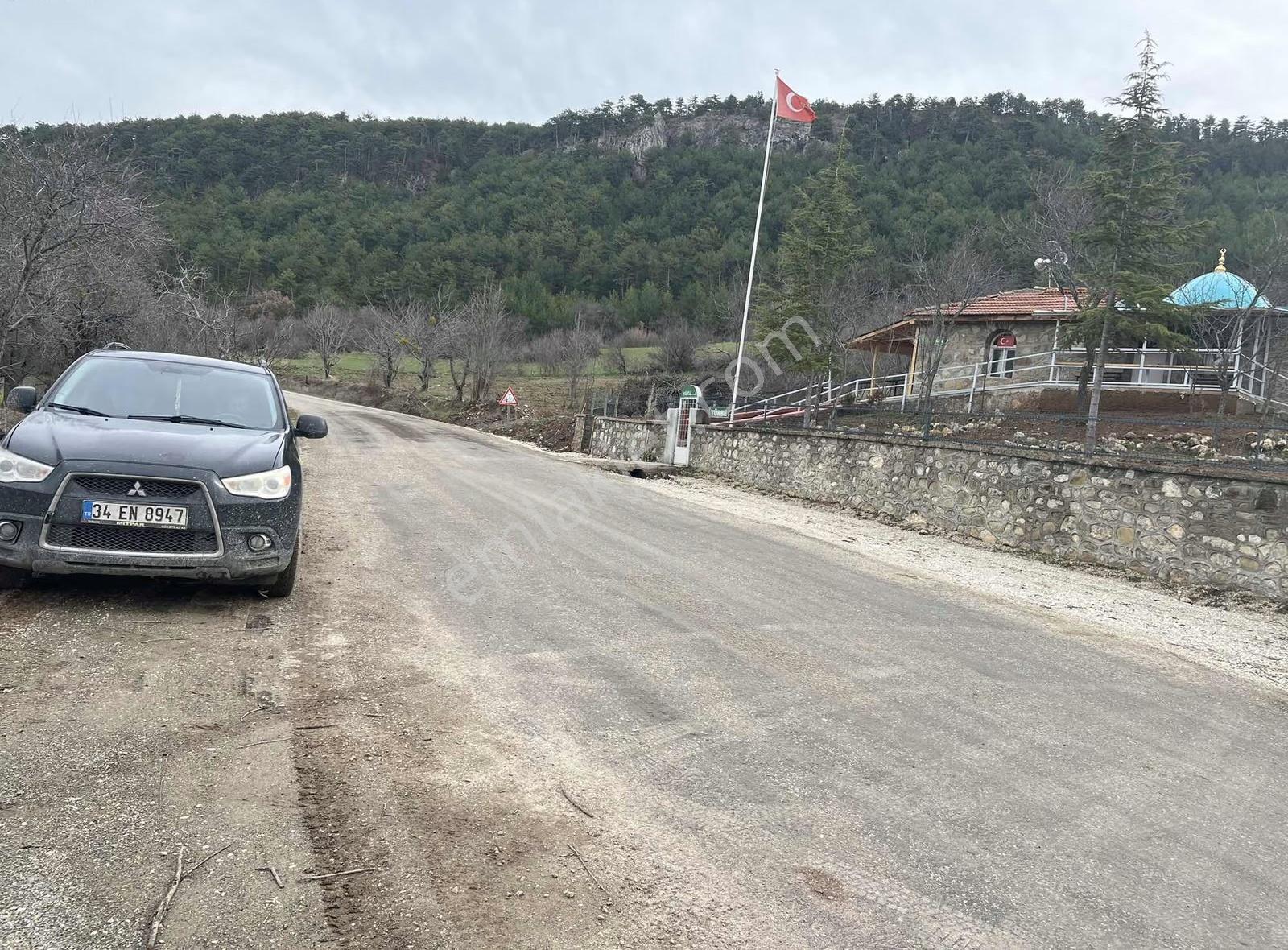 Göynük Dağşeyhleri Köyünde 1538m2 Tamamı Köy Manzaralı Arazi - Görsel 16