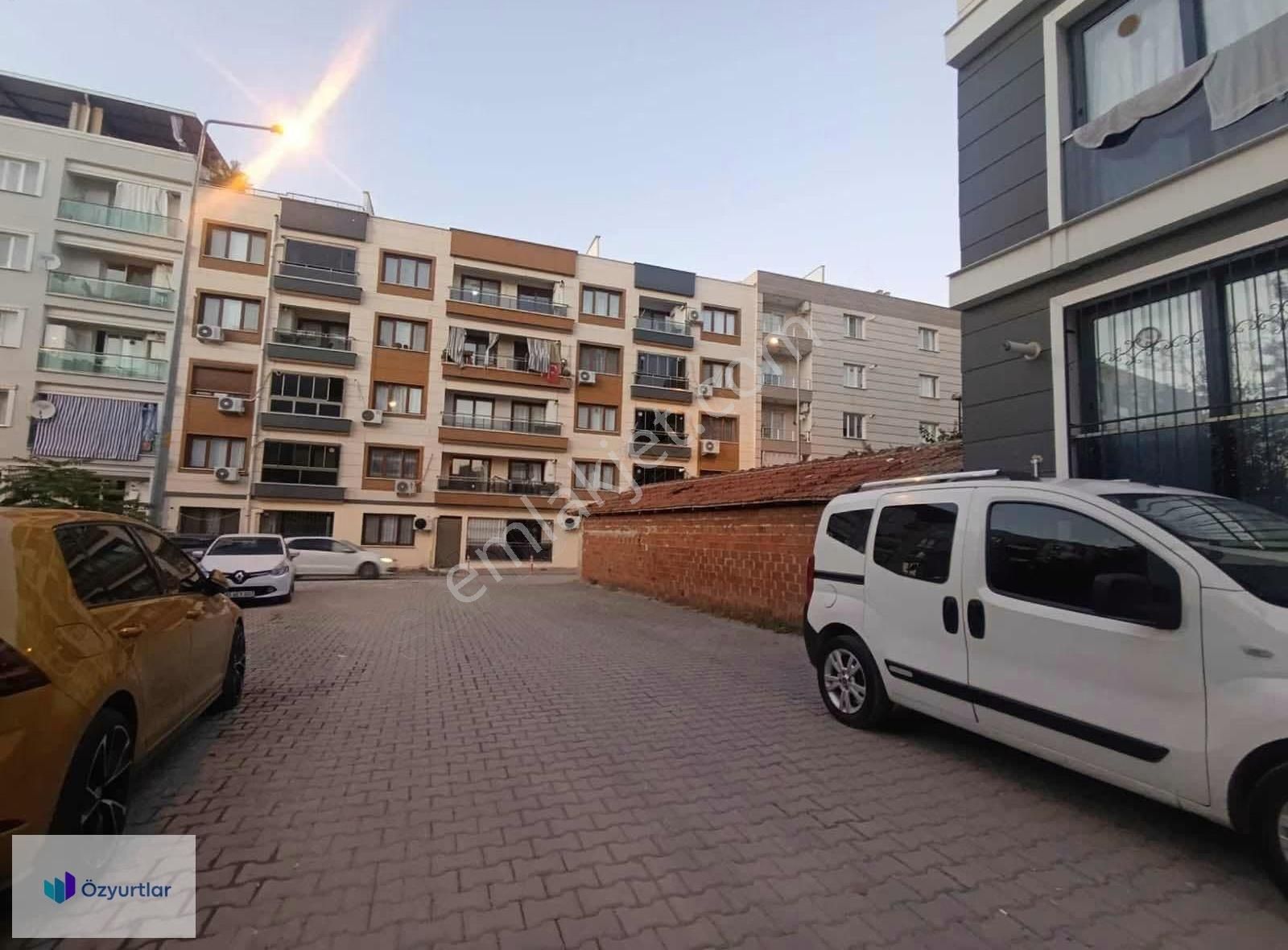 Manisa Yunusemre Muradiye'de 2+1 Eşyalı Satılık Daire - Görsel 10