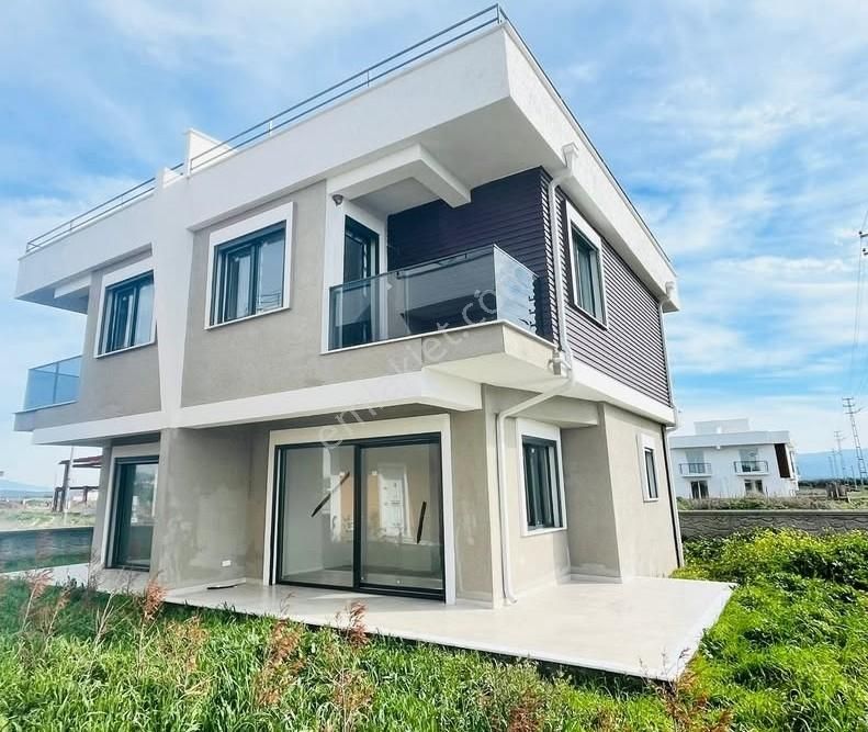 Gömeç Artur Yolu Üzerinde Deniz Manzara Satılık 3+1 Villalarımız