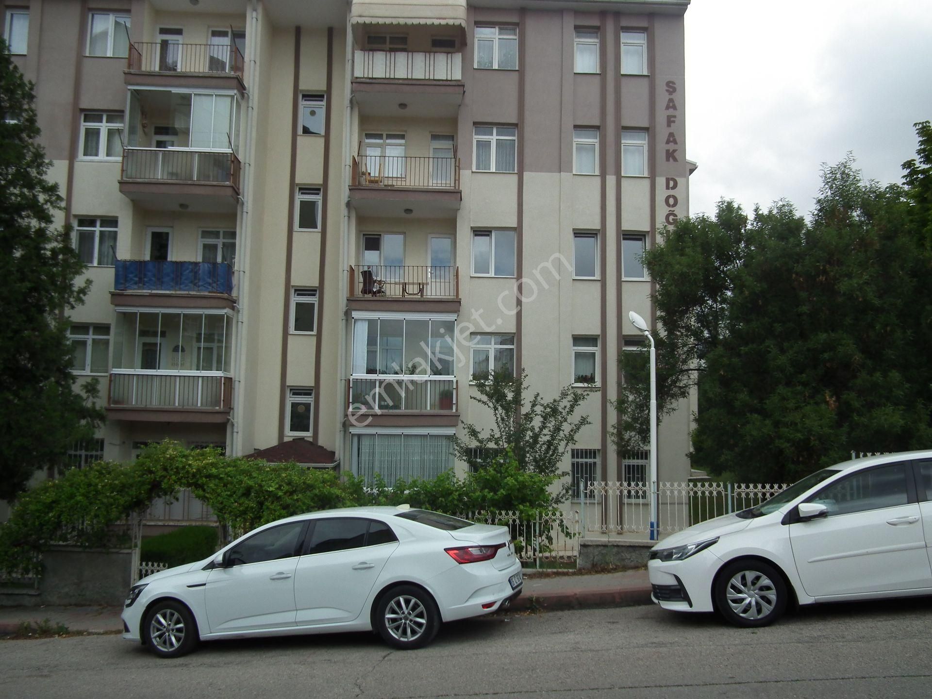 Batıkent Meydan/metro Yanı-2'nci Kat-3+1-110 M2- Kiralık Daire