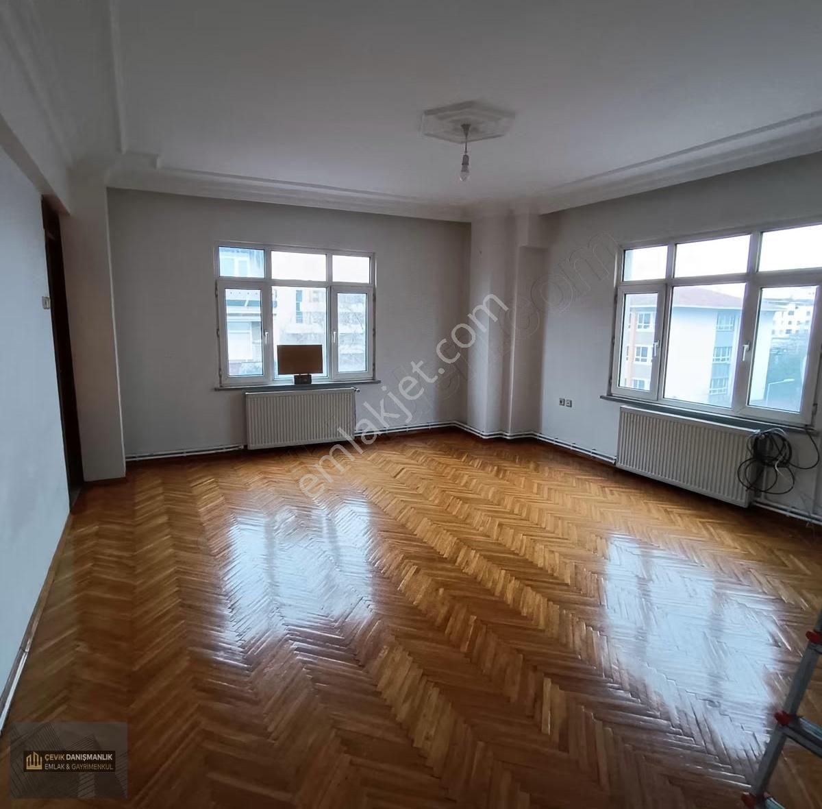 Bayrampaşa İsmetpaşa 2+1 Kat 4 Bakımlı Kombili Kapalı Balkon