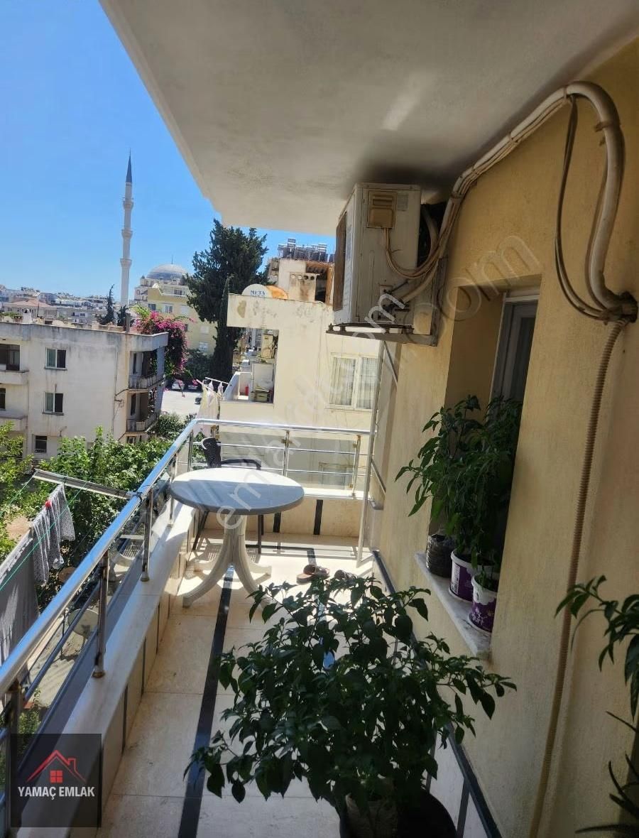 Didim Yeni Mahalle 11 Yıllık Asansörlü 3+1 Ayrı Mutfak - Görsel 17