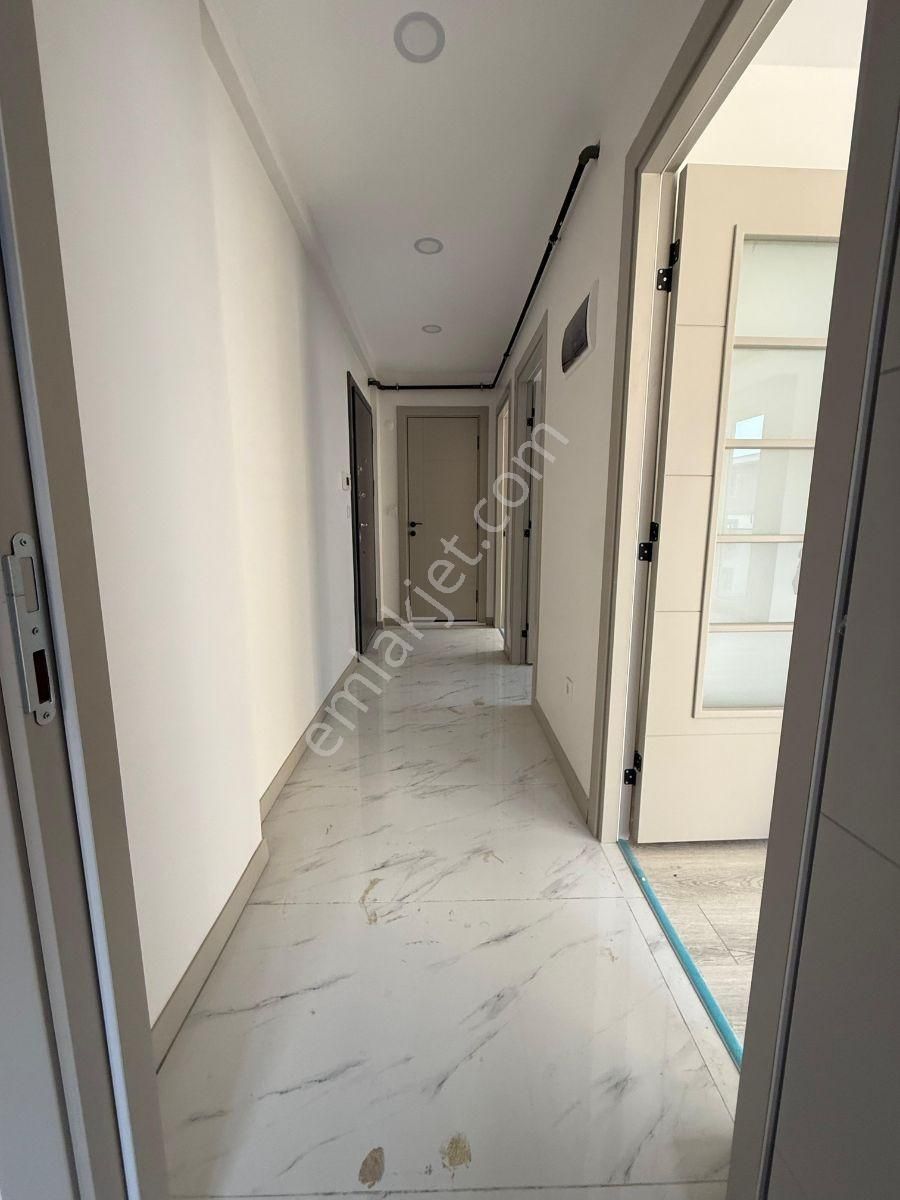 Ümraniye Çarşı İstiklal Sıfır 2+1 İskanlı Metro Yanında - Görsel 22
