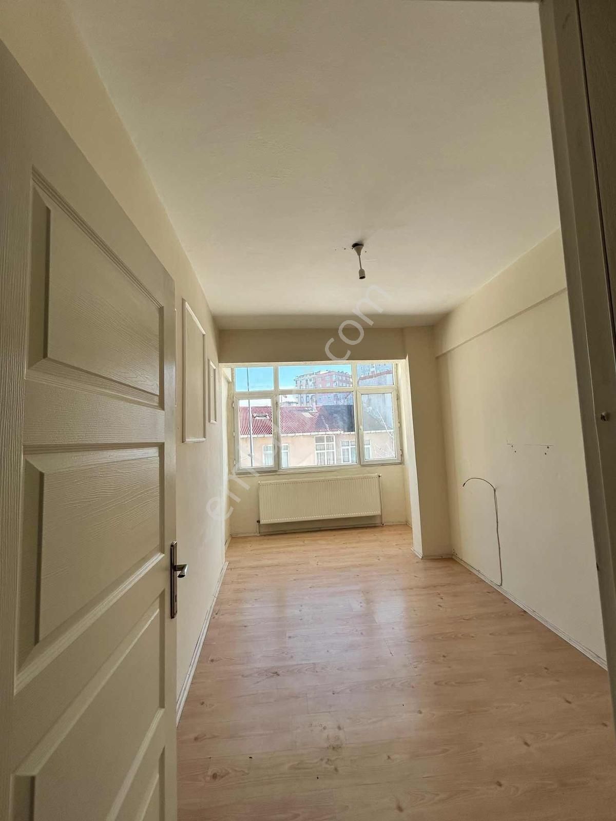 Yavuztürk'te Cadde Üzeri 1+1 Ara Kat Kullanışlı Kiralık Daire - Görsel 21