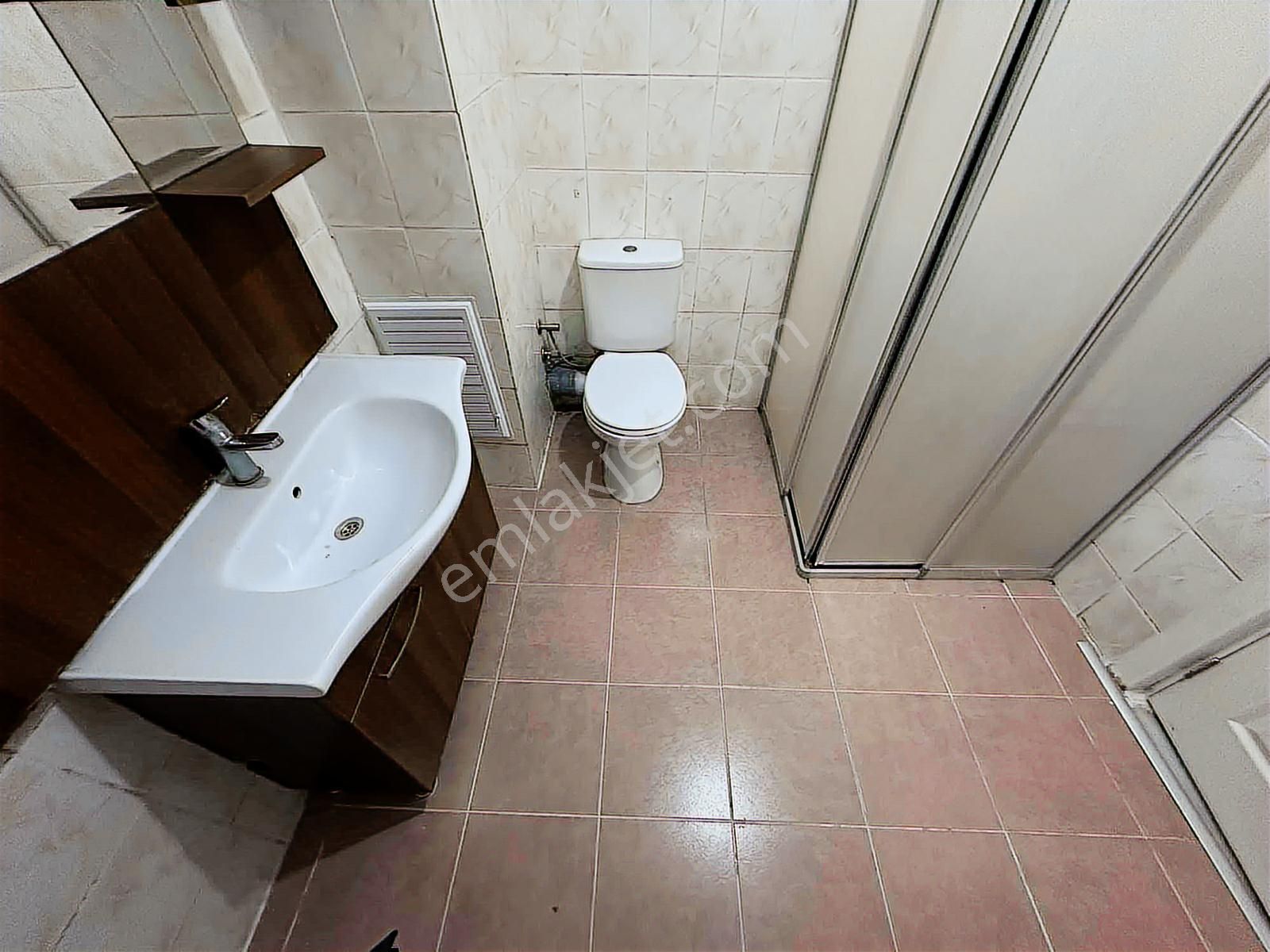 Yavuztürk'te Cadde Üzeri 1+1 Ara Kat Kullanışlı Kiralık Daire - Görsel 9