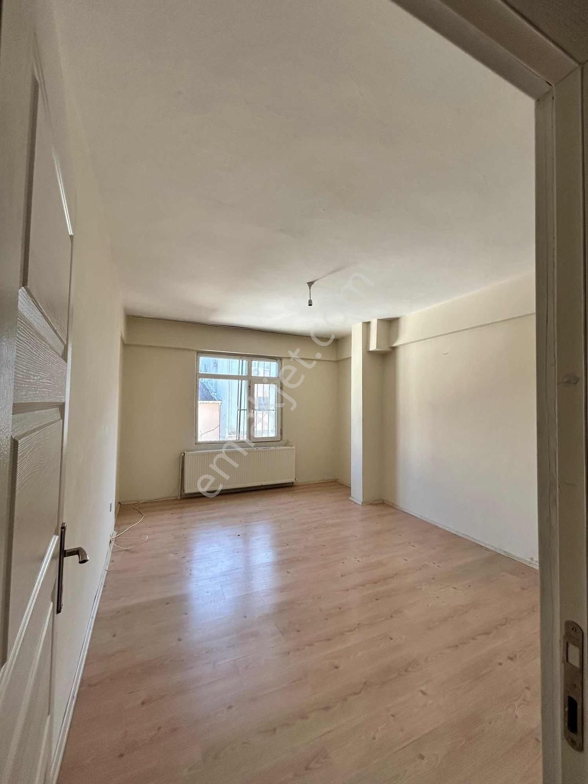 Yavuztürk'te Cadde Üzeri 1+1 Ara Kat Kullanışlı Kiralık Daire - Görsel 20