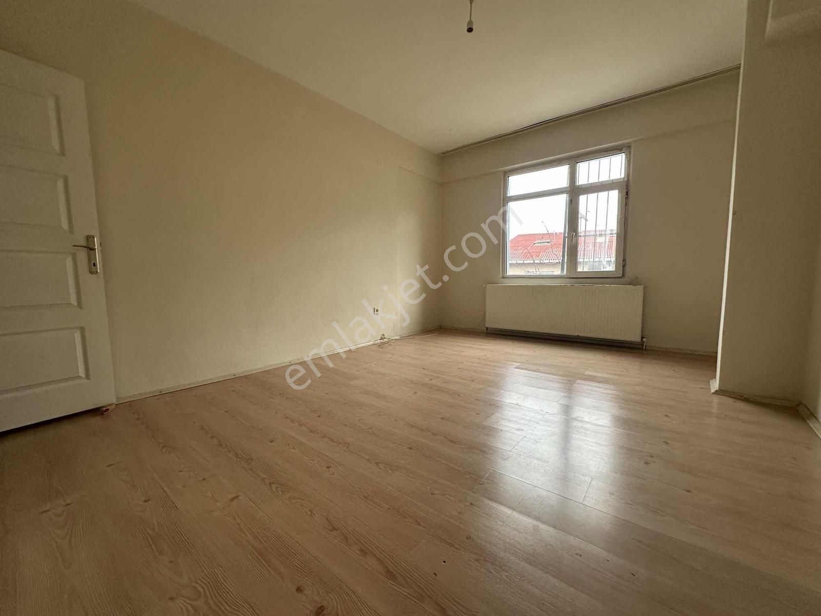 Yavuztürk'te Cadde Üzeri 1+1 Ara Kat Kullanışlı Kiralık Daire - Görsel 16