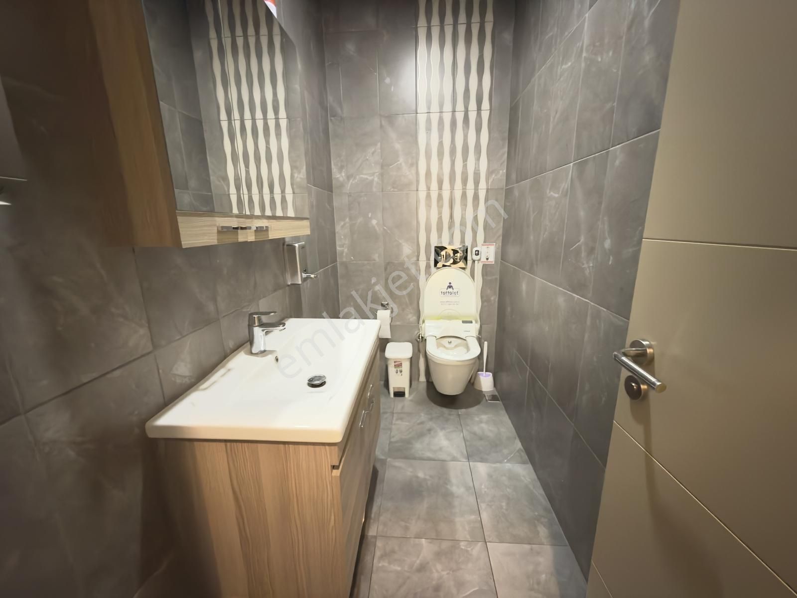 Ataşehir Varyap G Blokta 350m2 Kiralık Ofis Katı - Görsel 24