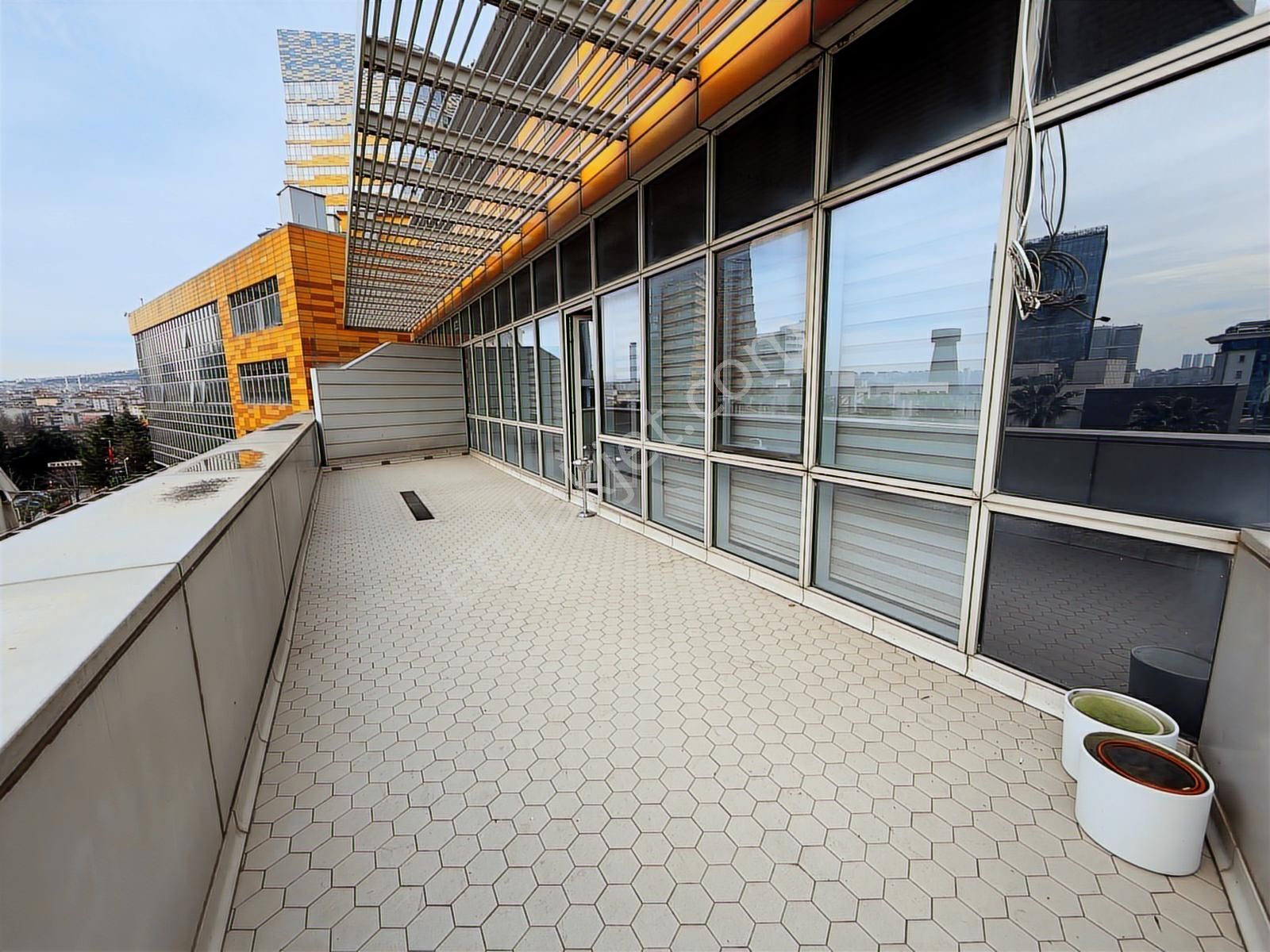 Ataşehir Varyap G Blokta 350m2 Kiralık Ofis Katı - Görsel 16
