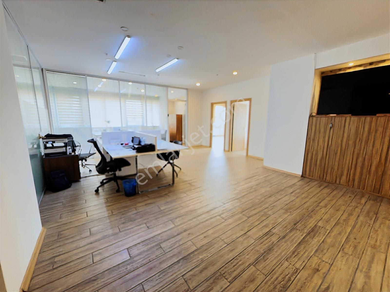 Ataşehir Varyap G Blokta 350m2 Kiralık Ofis Katı - Görsel 18