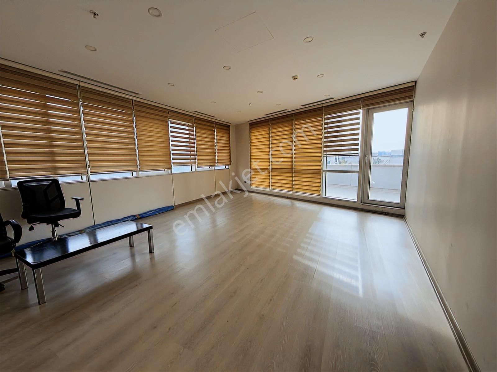 Ataşehir Varyap G Blokta 350m2 Kiralık Ofis Katı - Görsel 11