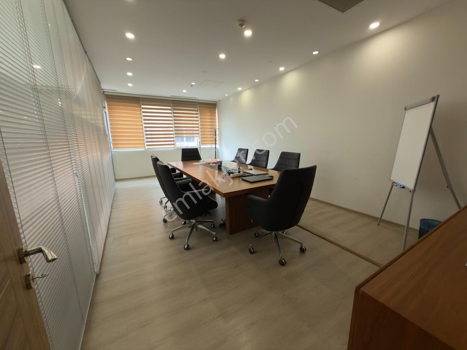 Ataşehir Varyap G Blokta 350m2 Kiralık Ofis Katı - Görsel 15