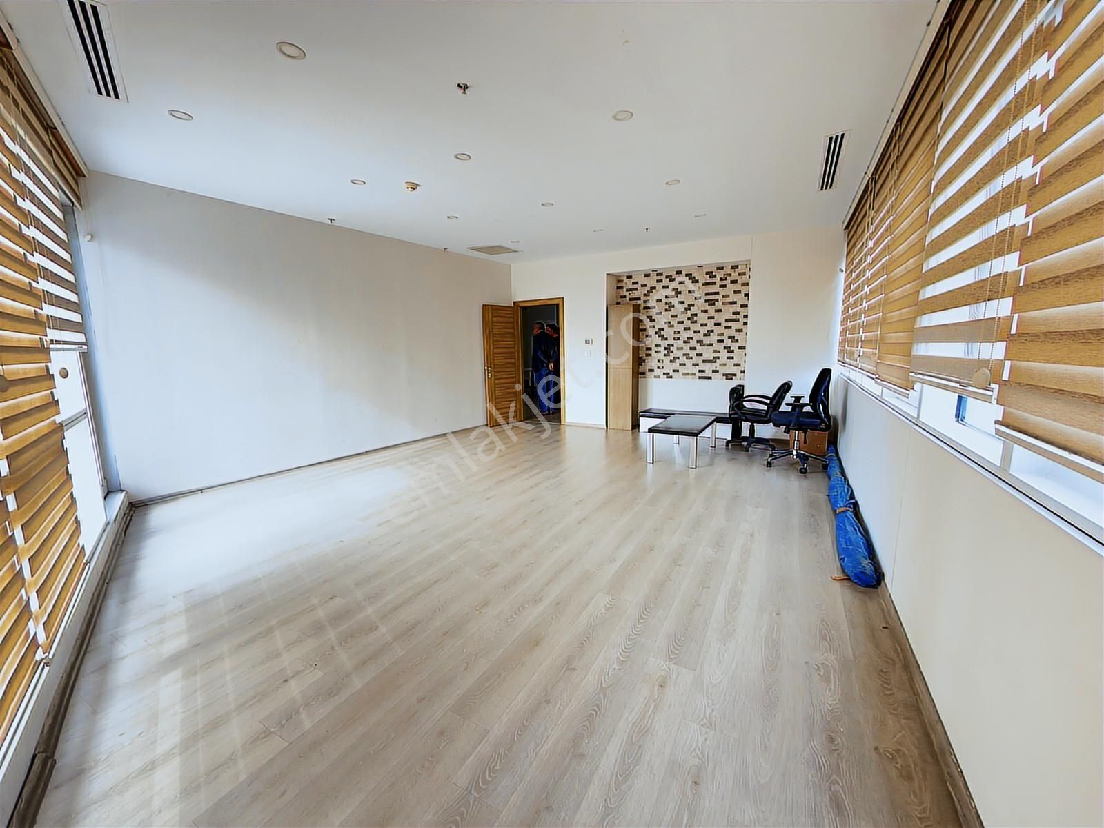 Ataşehir Varyap G Blokta 350m2 Kiralık Ofis Katı - Görsel 6