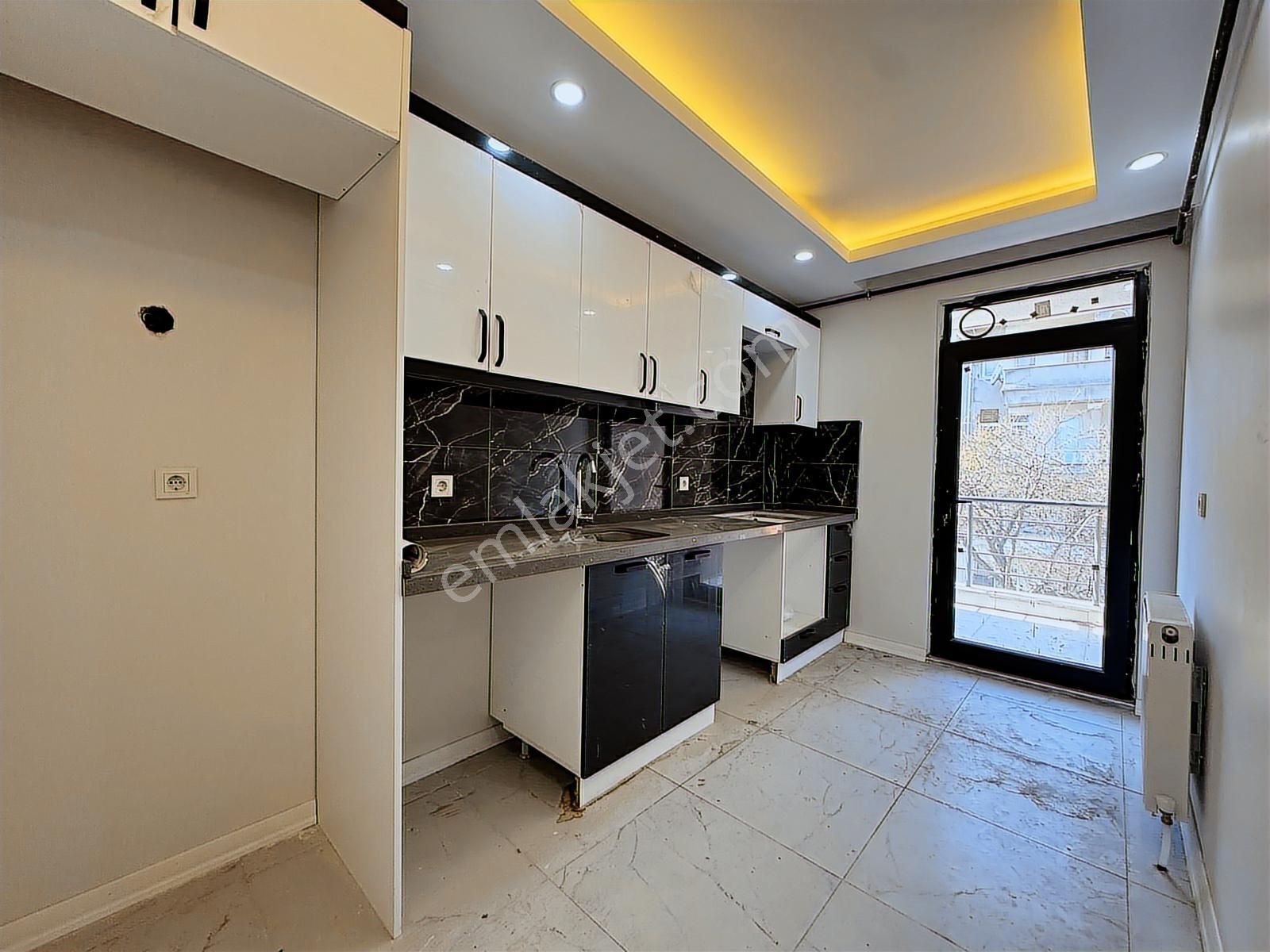 Beylikdüzü Yakuplu Da Satılık 3+1 Arakat Metrobüse Yürüme 10 Dk - Görsel 4